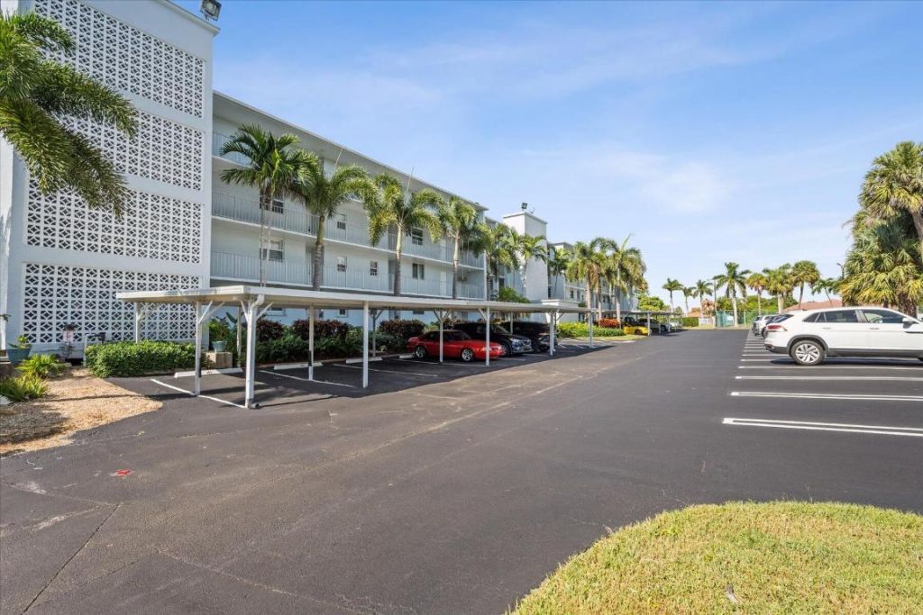 689 NE 6th Court, Unit 4010, Boynton Beach, FL 33435 Photo