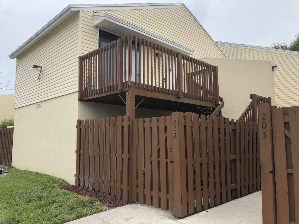 641 Executive Center Drive, Unit P-202, West Palm Beach, FL 33401 Photo