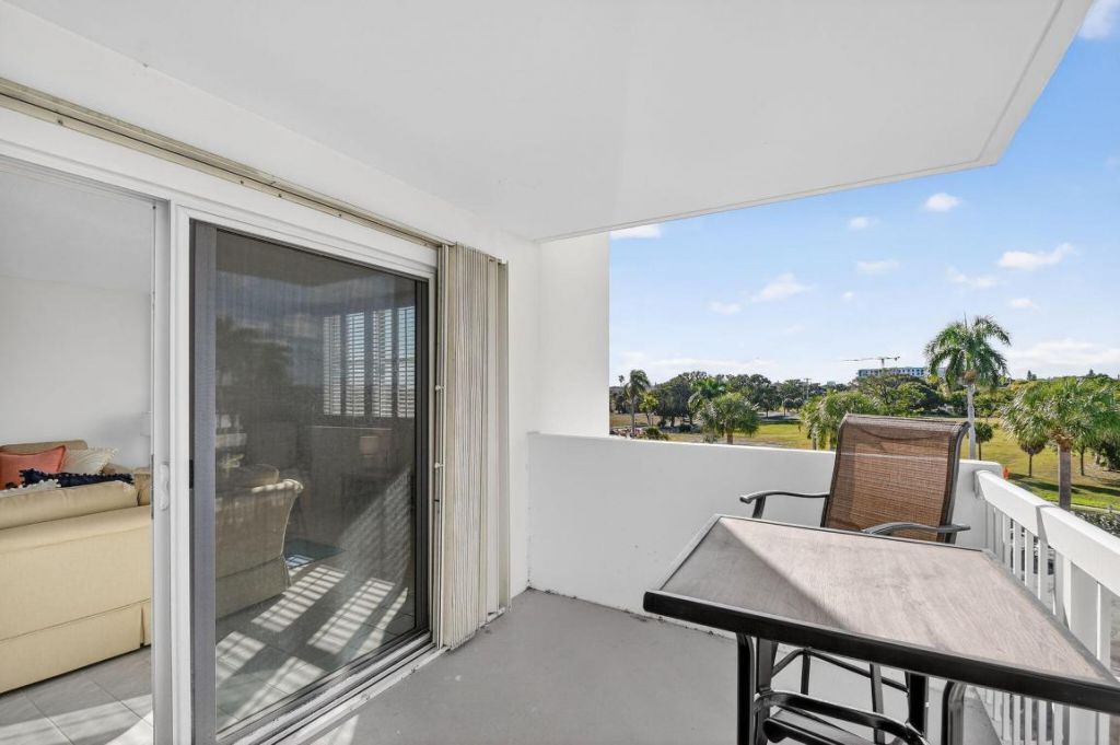 2600 N Flagler Drive, Unit 402, West Palm Beach, FL 33407 Photo