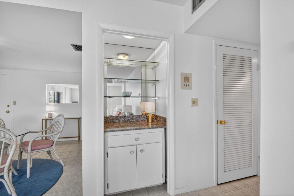 2600 N Flagler Drive, Unit 402, West Palm Beach, FL 33407 Photo