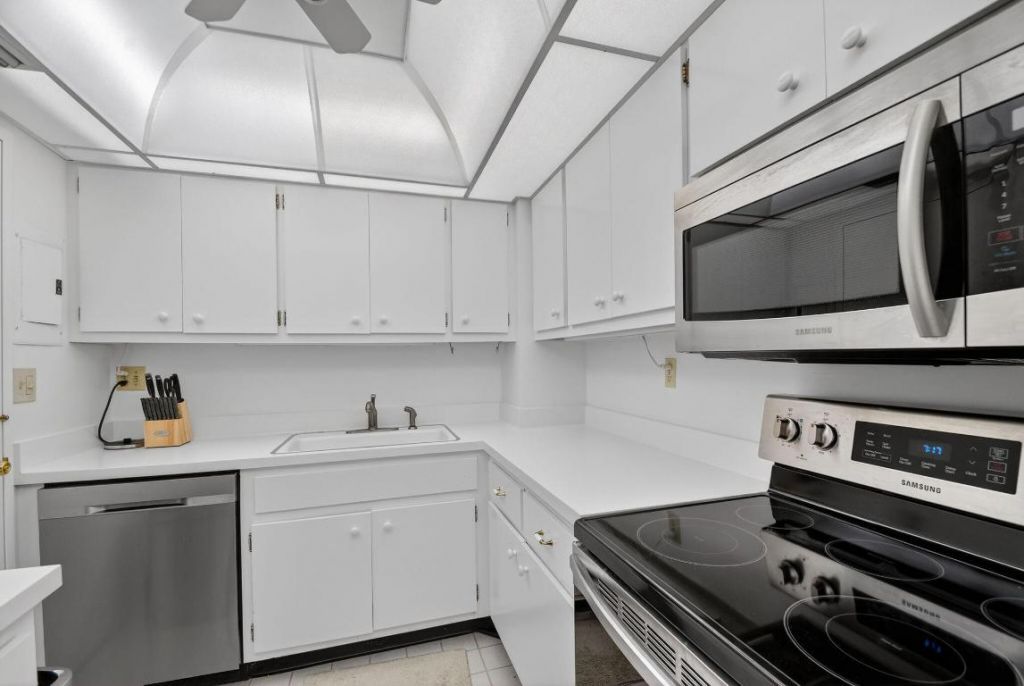 2600 N Flagler Drive, Unit 402, West Palm Beach, FL 33407 Photo