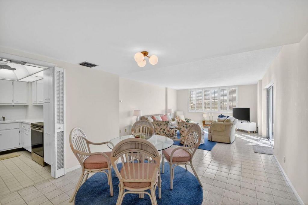 2600 N Flagler Drive, Unit 402, West Palm Beach, FL 33407 Photo