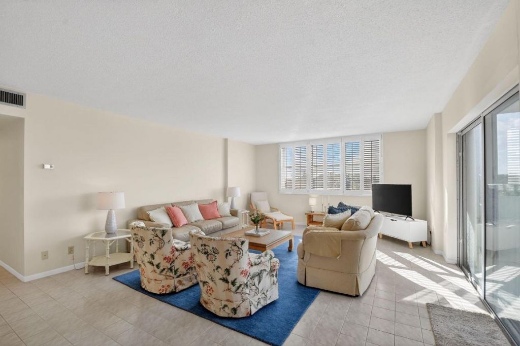 2600 N Flagler Drive, Unit 402, West Palm Beach, FL 33407 Photo