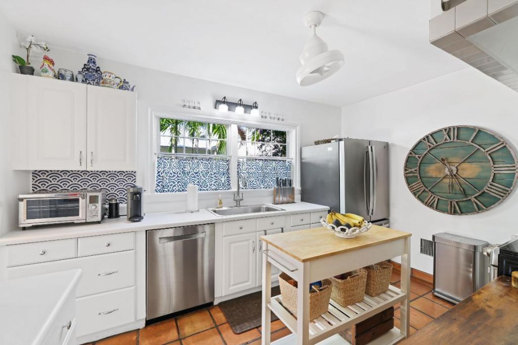 325 Greymon Drive, West Palm Beach, FL 33405 Photo