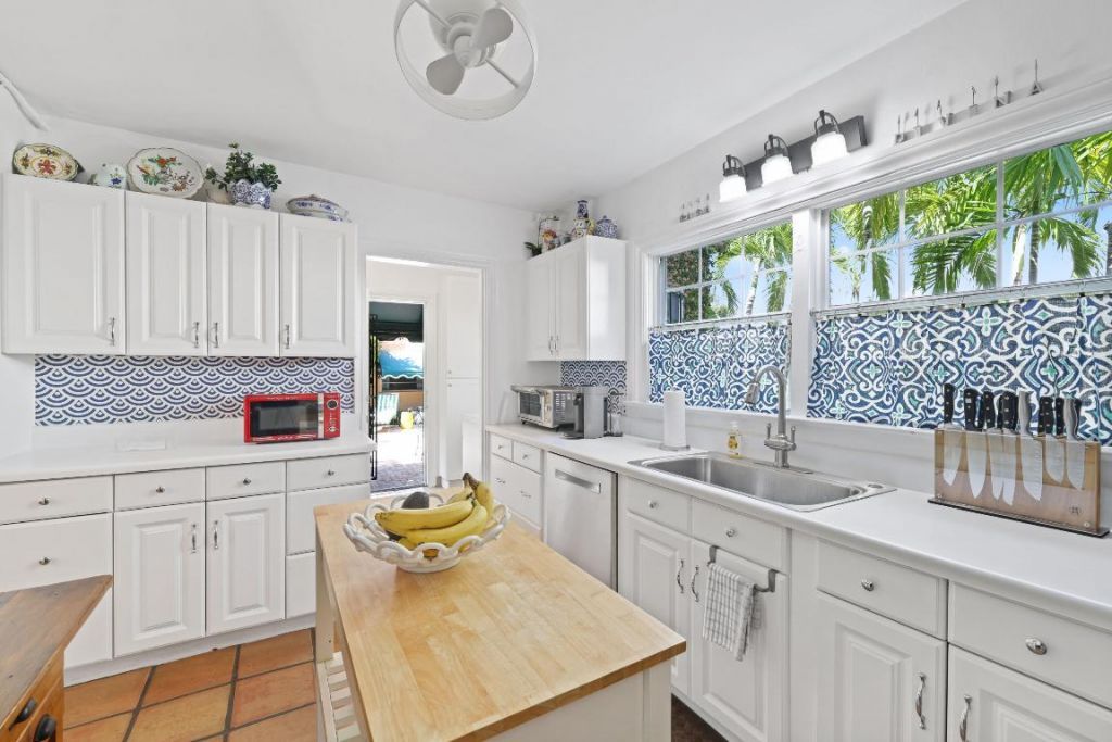 325 Greymon Drive, West Palm Beach, FL 33405 Photo