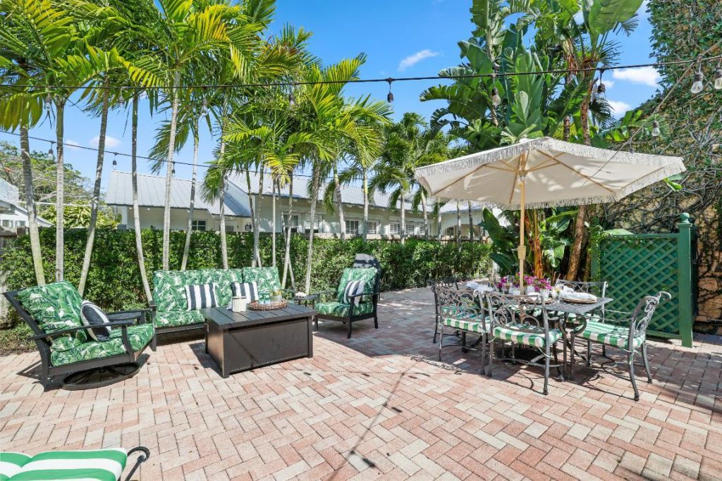 325 Greymon Drive, West Palm Beach, FL 33405 Photo