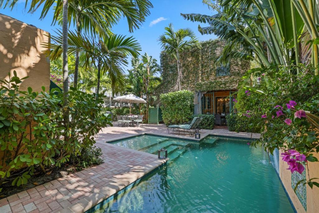 325 Greymon Drive, West Palm Beach, FL 33405 Photo