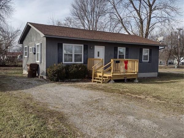 16 N 16th Street, Bowling Green, MO 63334