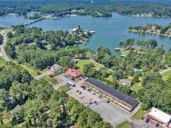 16483 Moneta RD , Moneta, VA 24121