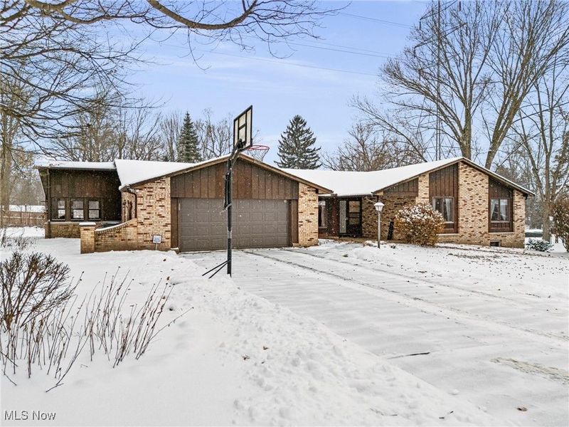 2304 Bur Oak Street NE, Canton, OH 44705 Photo 1