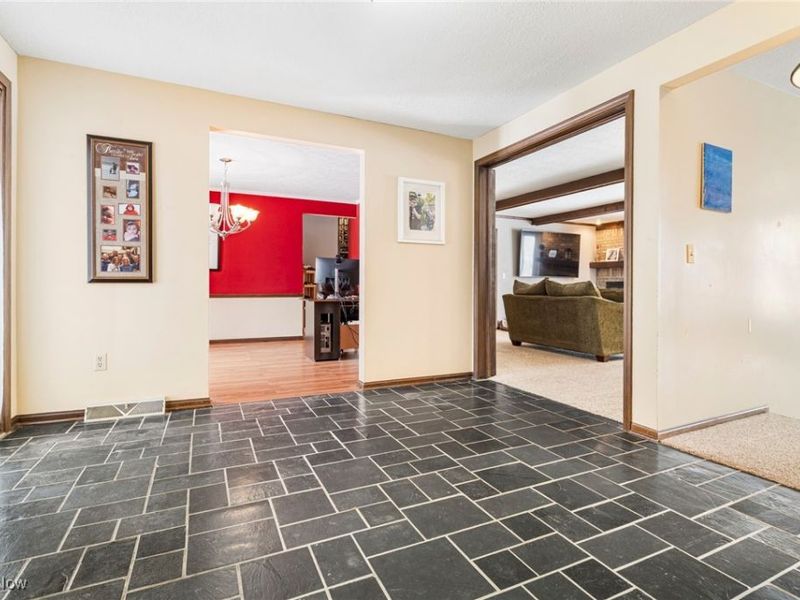 2304 Bur Oak Street NE, Canton, OH 44705 Photo 8