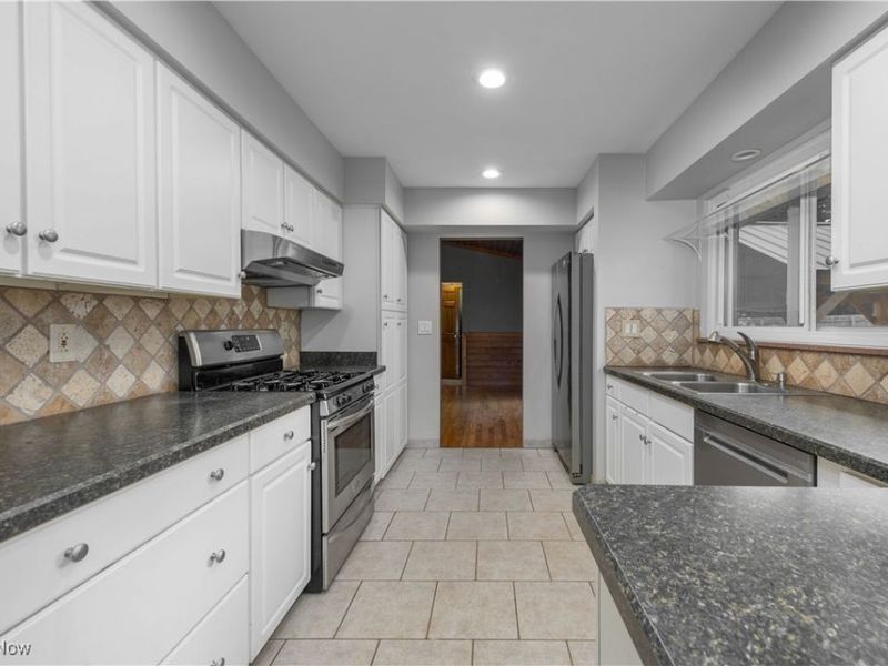 15420 Colebright Drive, Strongsville, OH 44136 Photo 20