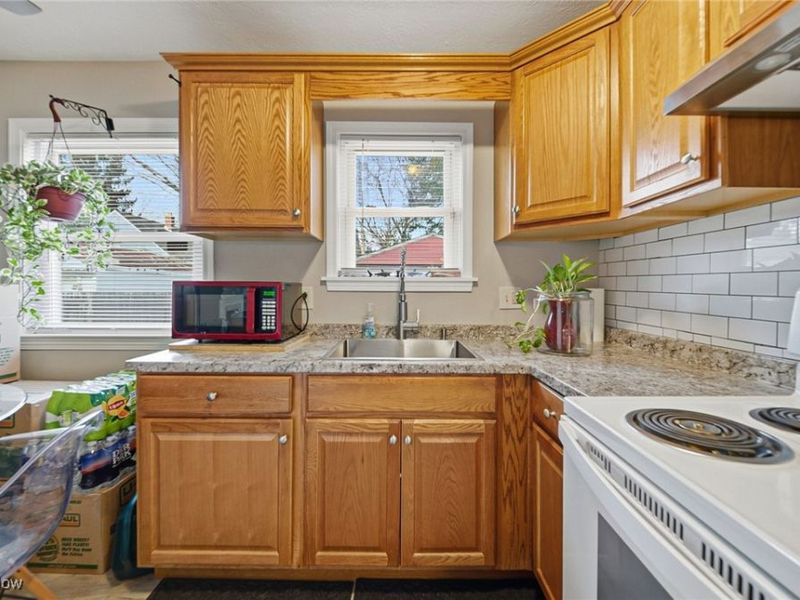 18811 Waterbury Avenue, Maple Heights, OH 44137 Photo 16