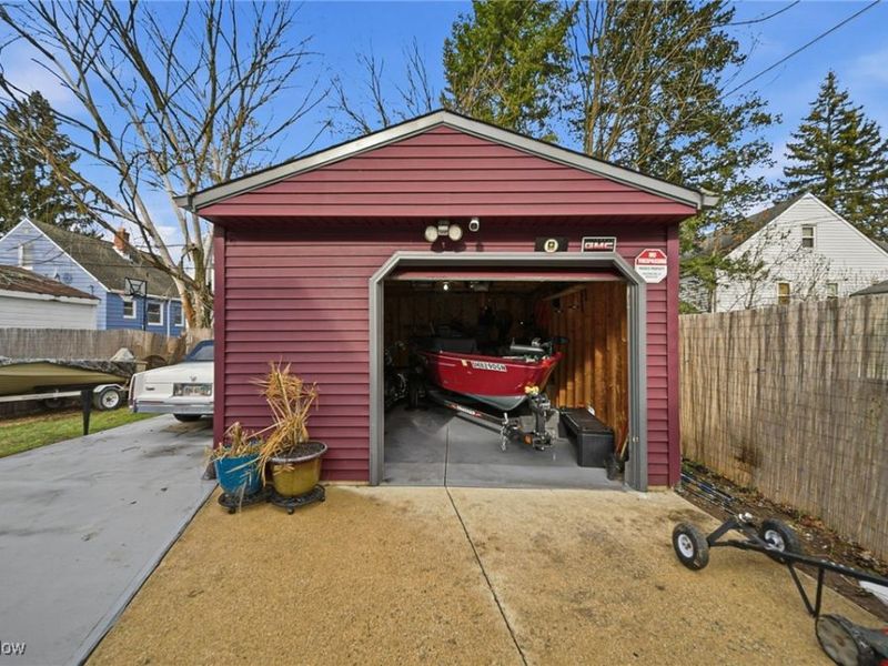 18811 Waterbury Avenue, Maple Heights, OH 44137 Photo 30