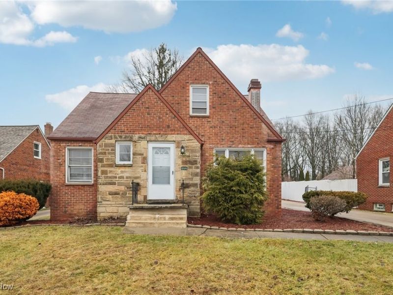 14357 Turney Road, Maple Heights, OH 44137 Photo 1