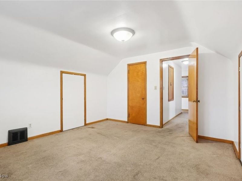 14357 Turney Road, Maple Heights, OH 44137 Photo 9