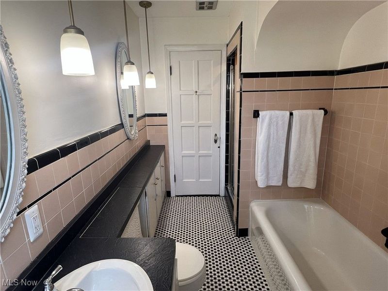 2399 Edgerton Road, Cleveland, OH 44118 Photo 28