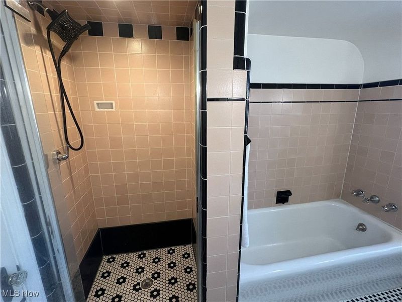 2399 Edgerton Road, Cleveland, OH 44118 Photo 29