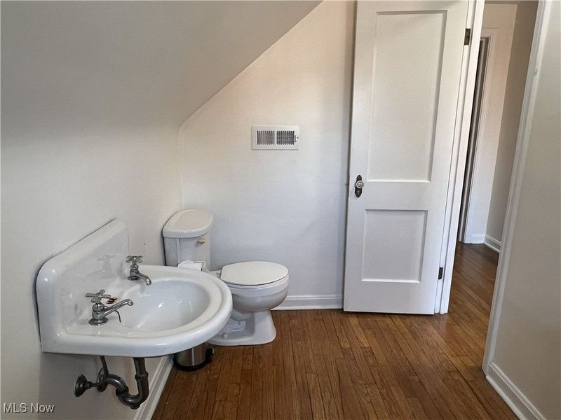 2399 Edgerton Road, Cleveland, OH 44118 Photo 32