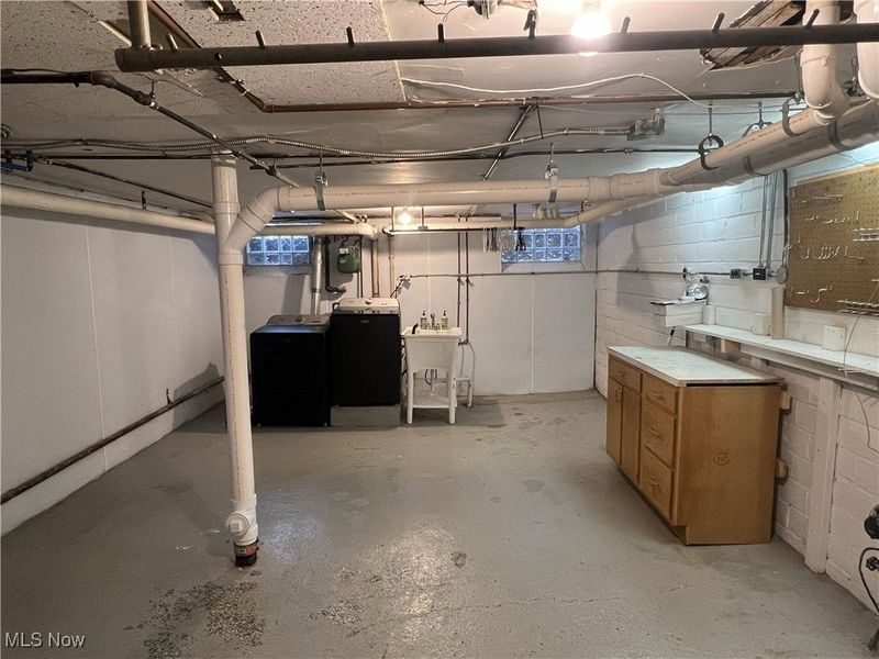 2399 Edgerton Road, Cleveland, OH 44118 Photo 38