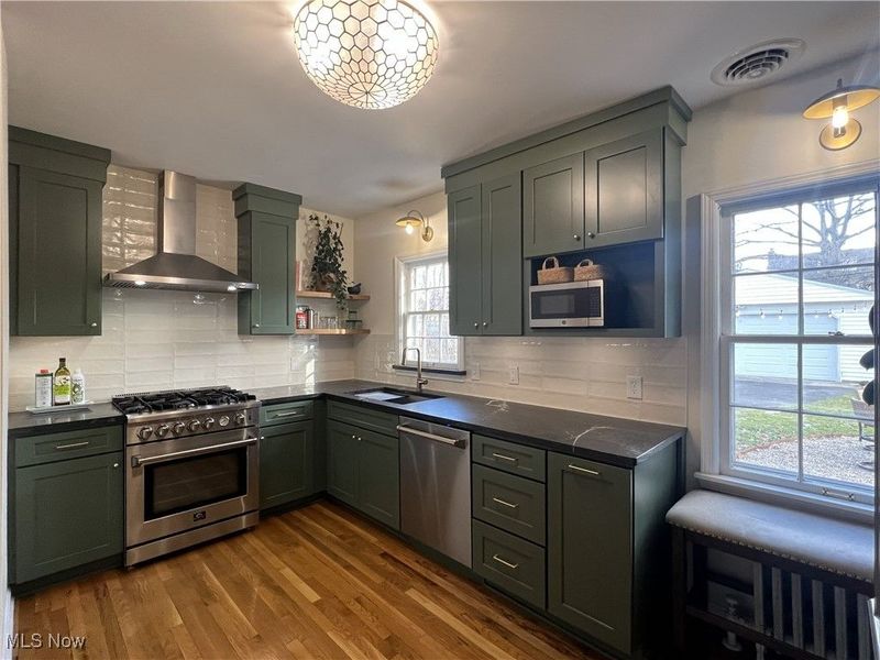 2399 Edgerton Road, Cleveland, OH 44118 Photo 6