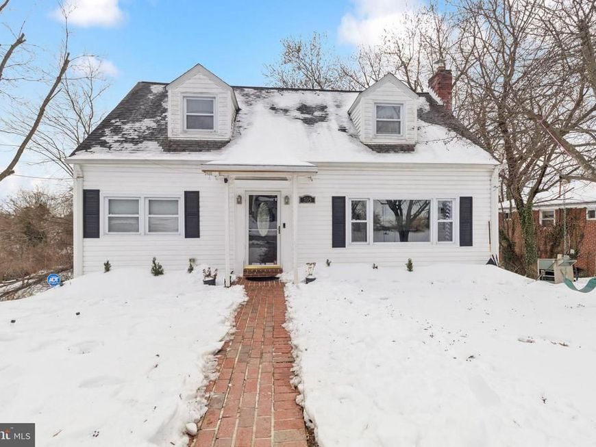 305 Cedar Ridge Drive, Oxon Hill, MD 20745 Main Photo