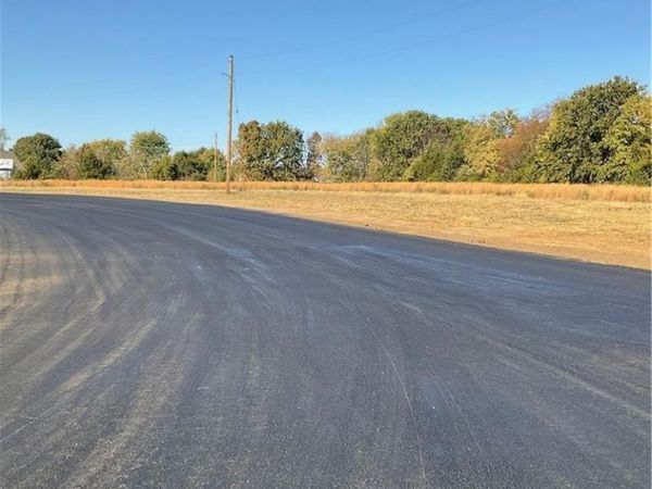 9960 W W K68 Highway, Louisburg, KS 66053