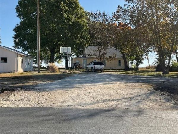 9960 W K68 Highway, Louisburg, KS 66053