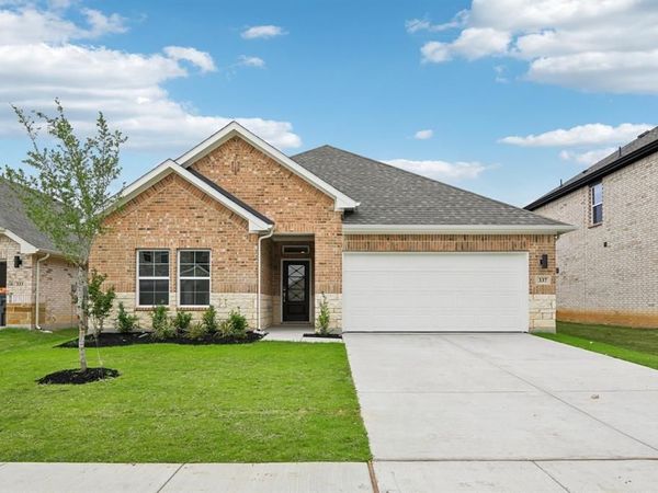 337 Amberville Drive, Red Oak, TX 75154