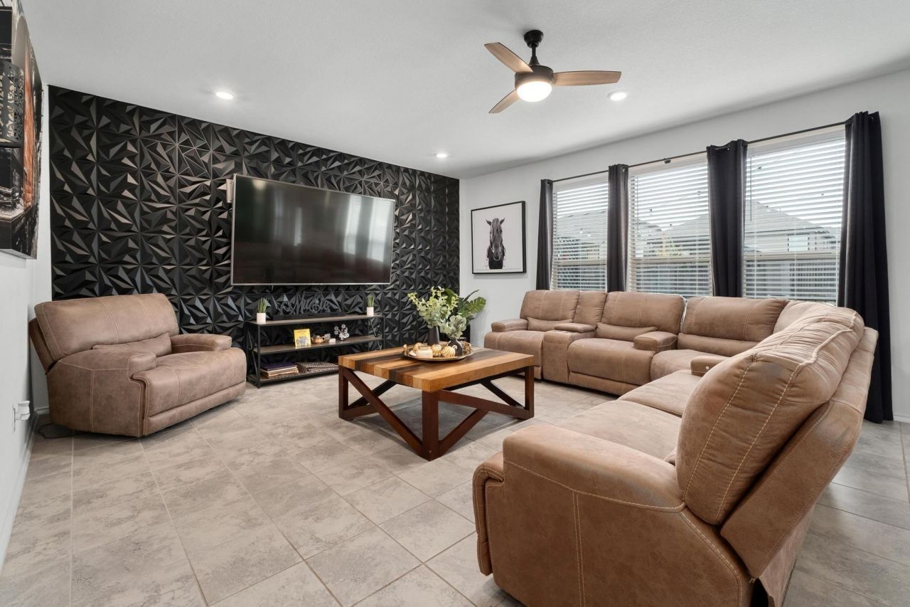 121 Kennicott Dr, Kyle, TX 78640 Main Photo