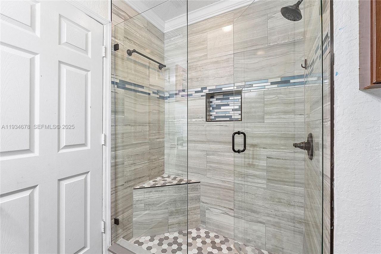 7659 Tamarac Island Circle, Tamarac, FL 33321 Photo