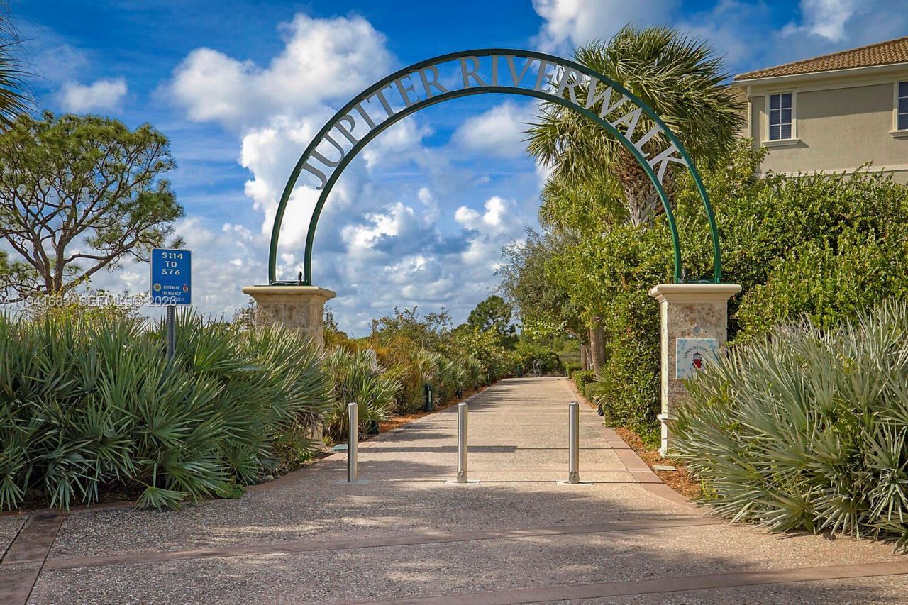 1605 S Us Highway 1, Unit V6-102, Jupiter, FL 33477 Photo