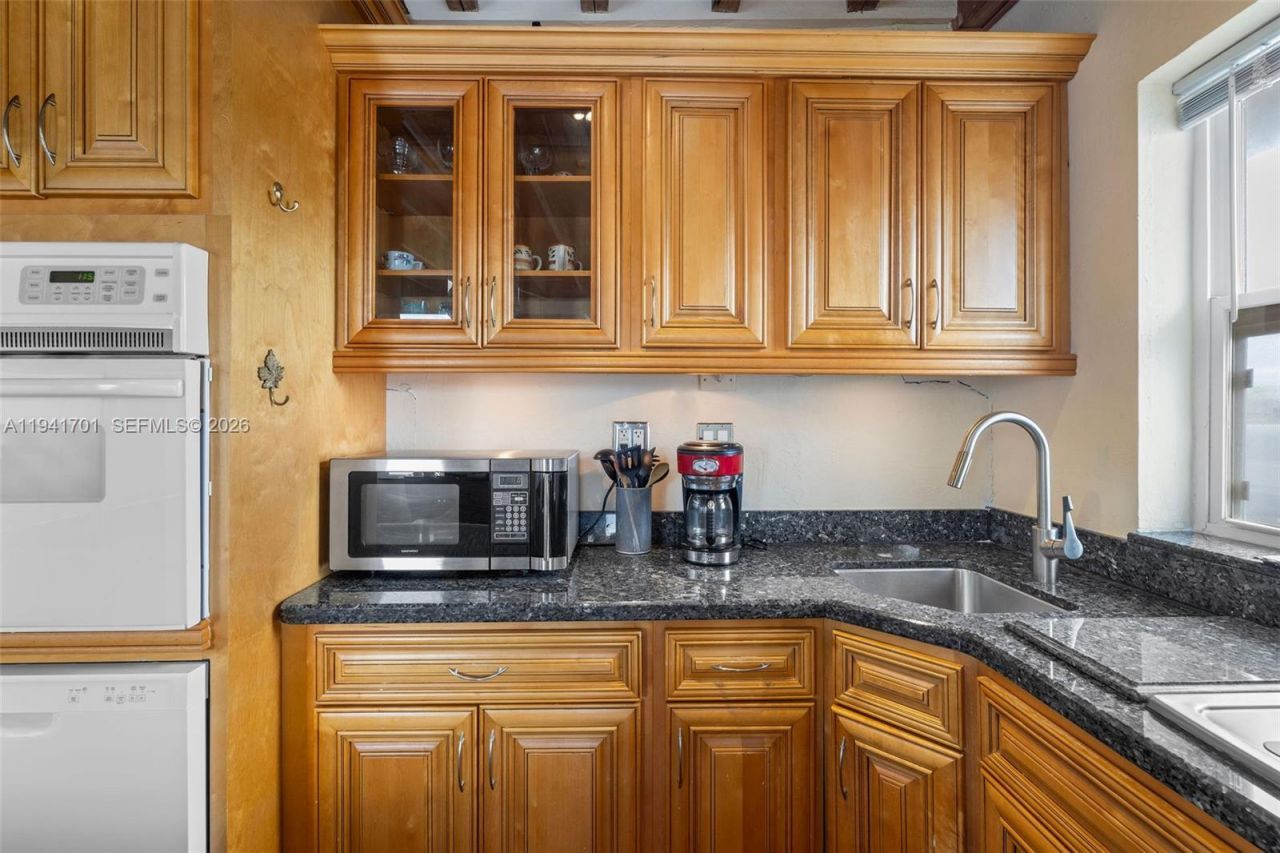 1908 N Ocean Dr , Unit 13A, Hollywood, FL 33019 Photo