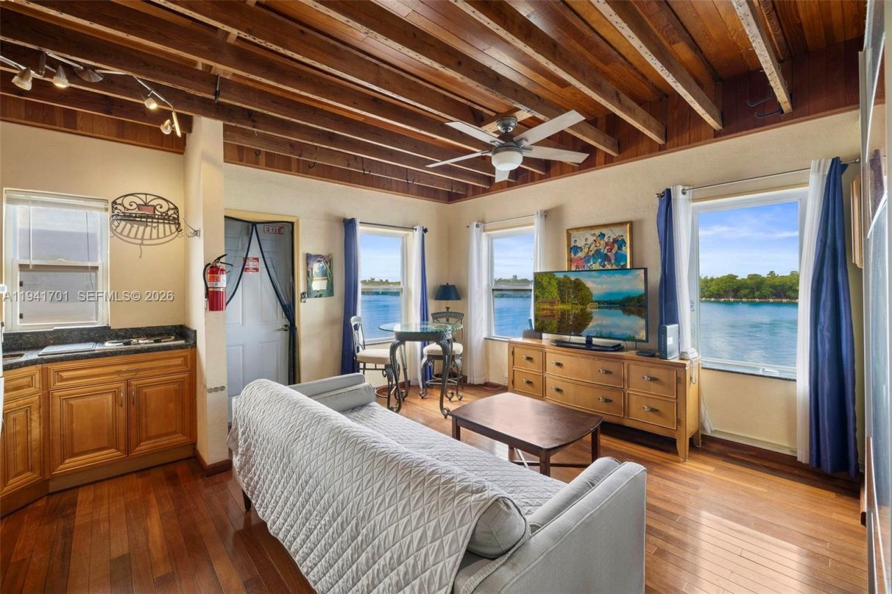 1908 N Ocean Dr , Unit 13A, Hollywood, FL 33019 Photo