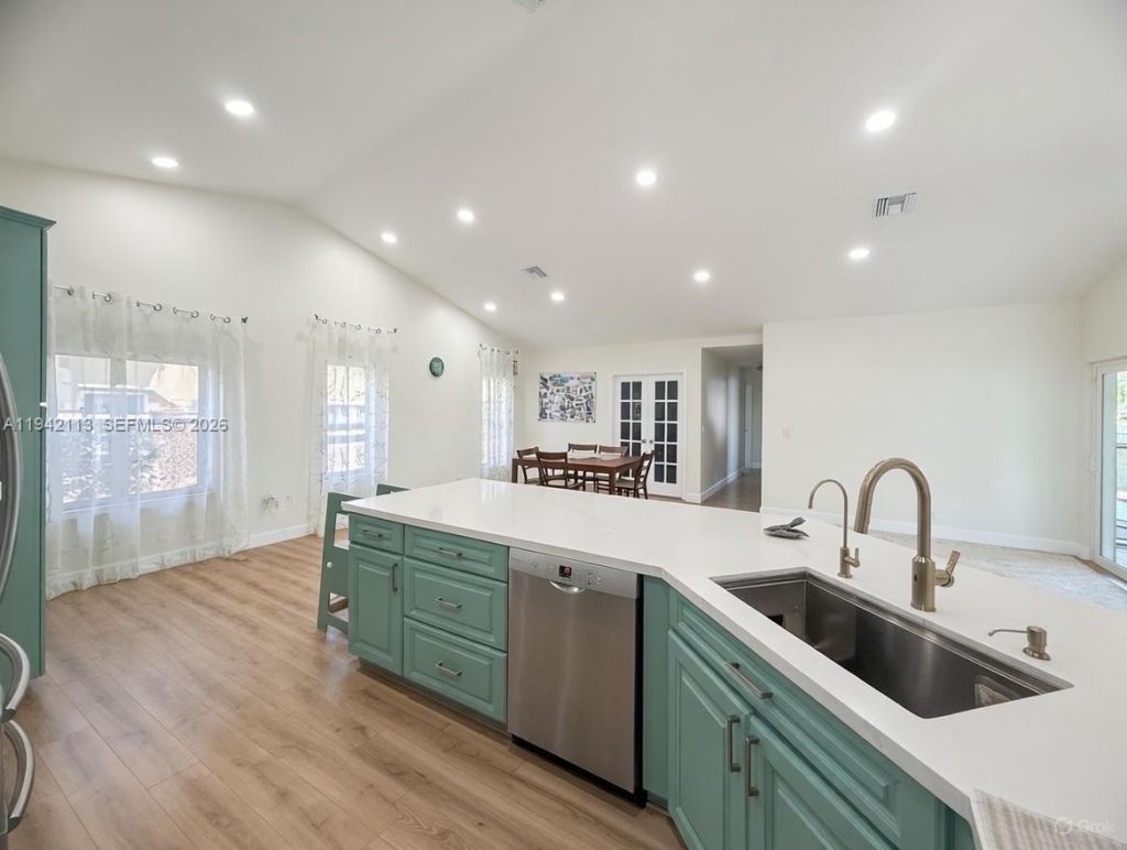 12585 SW 9th Pl, Davie, FL 33325 Photo