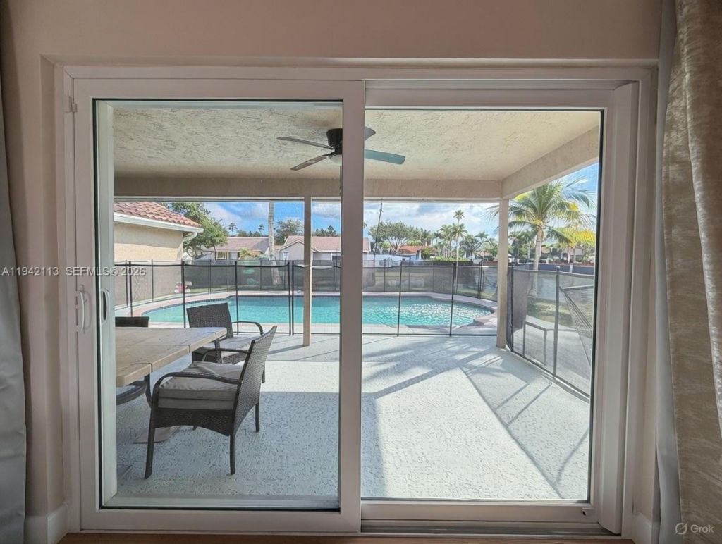 12585 SW 9th Pl, Davie, FL 33325 Photo