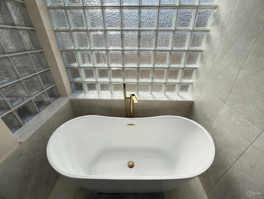 12585 SW 9th Pl, Davie, FL 33325 Photo