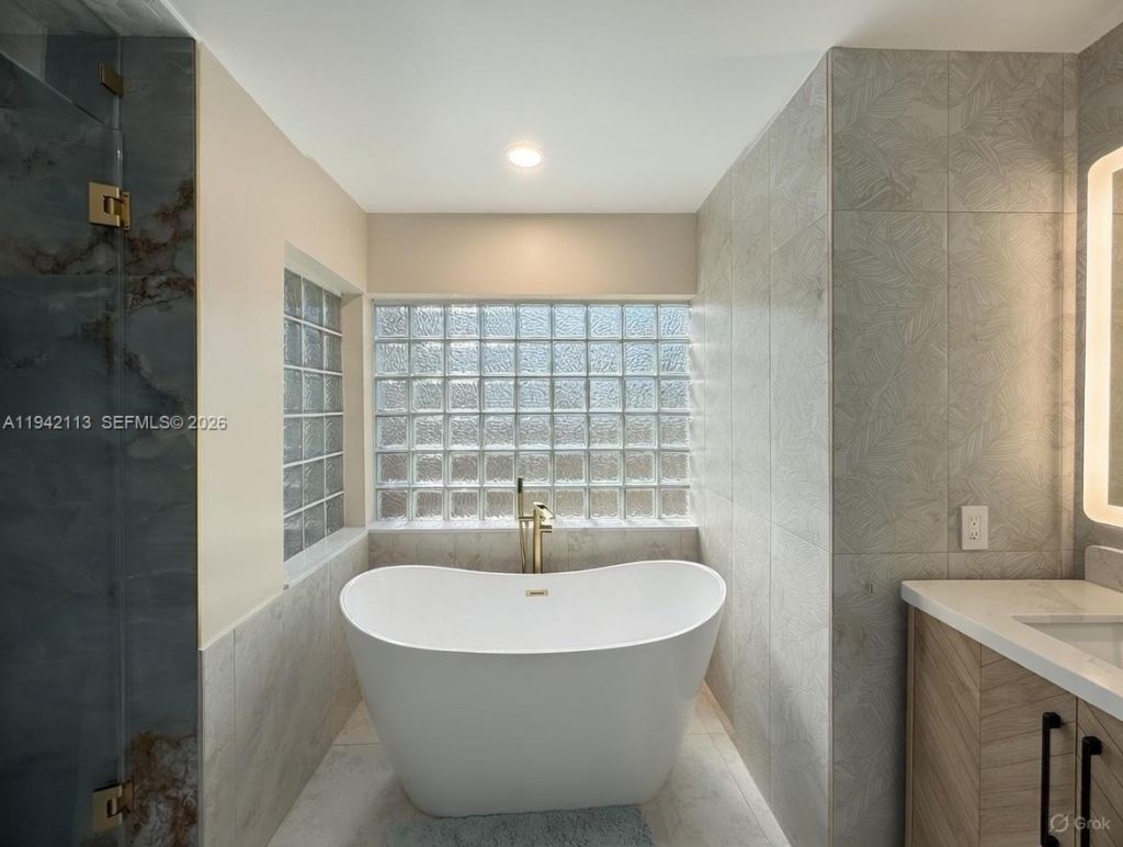 12585 SW 9th Pl, Davie, FL 33325 Photo