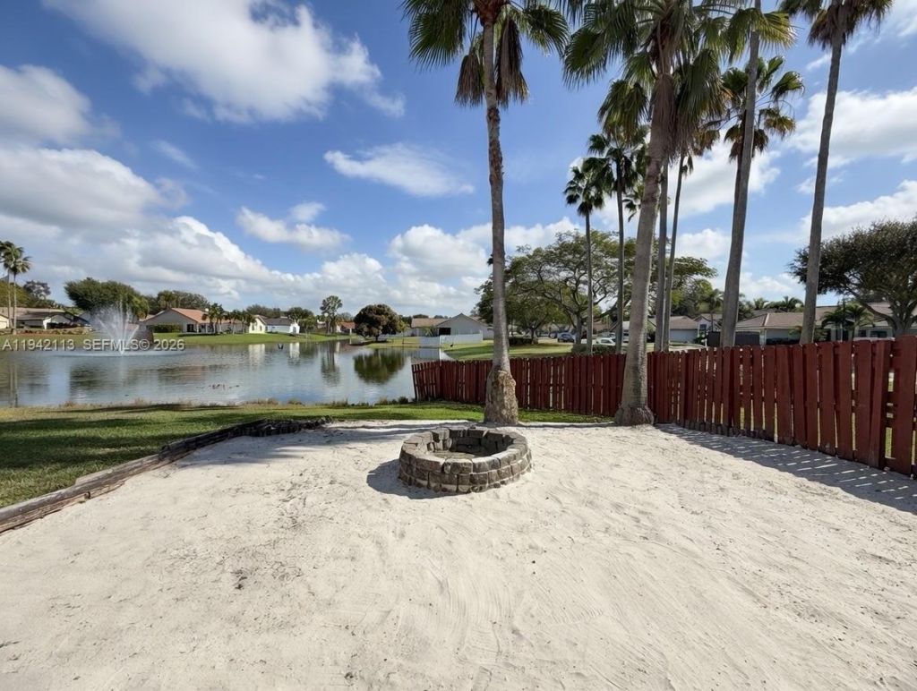 12585 SW 9th Pl, Davie, FL 33325 Photo