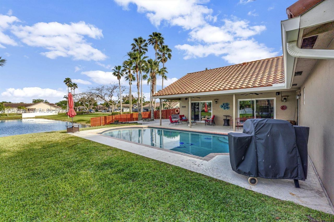 12585 SW 9th Pl, Davie, FL 33325 Photo