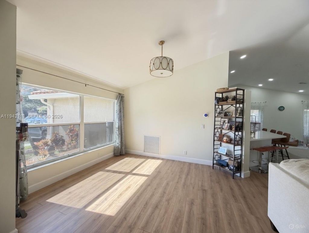 12585 SW 9th Pl, Davie, FL 33325 Photo