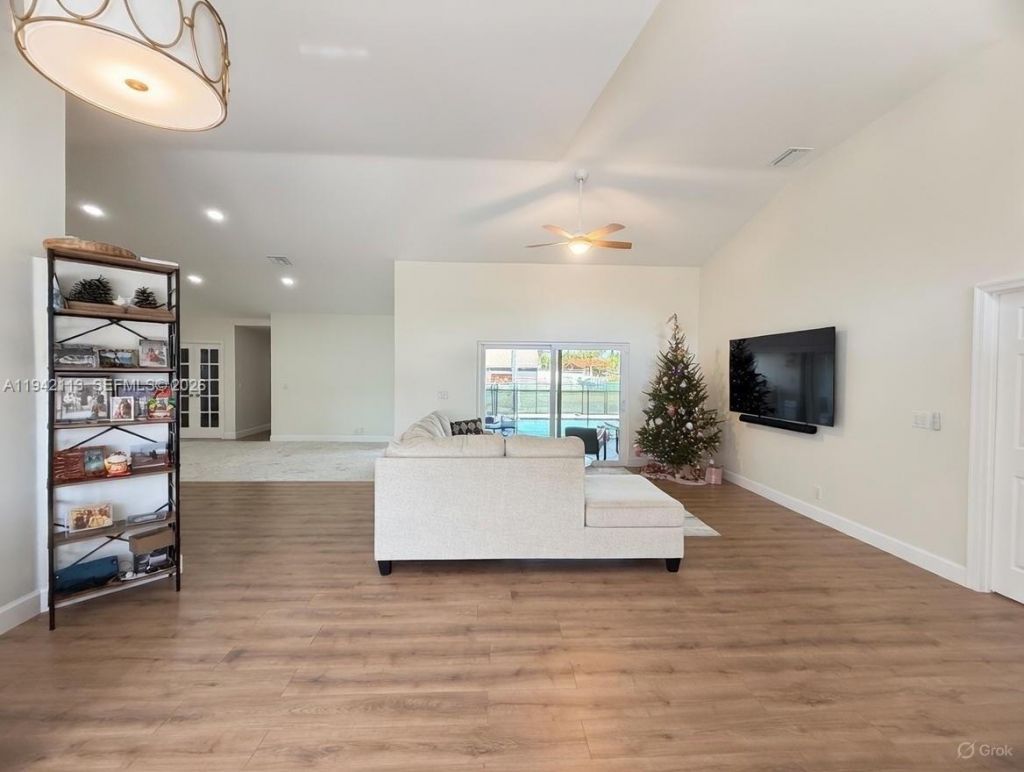 12585 SW 9th Pl, Davie, FL 33325 Photo