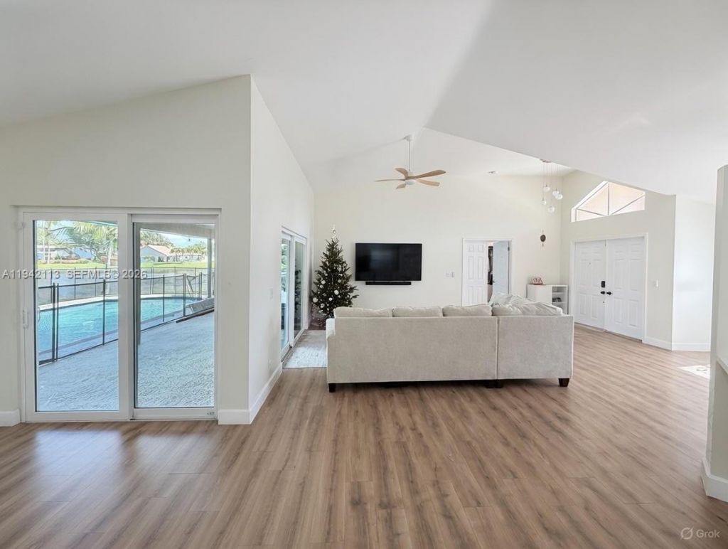 12585 SW 9th Pl, Davie, FL 33325 Photo