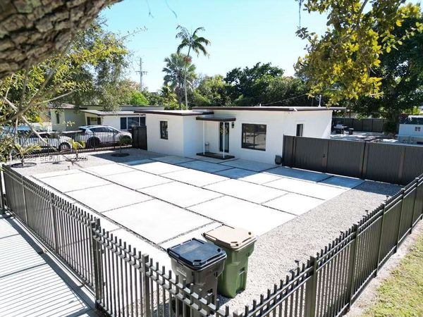 1220 NW 125th St , North Miami, FL 33167