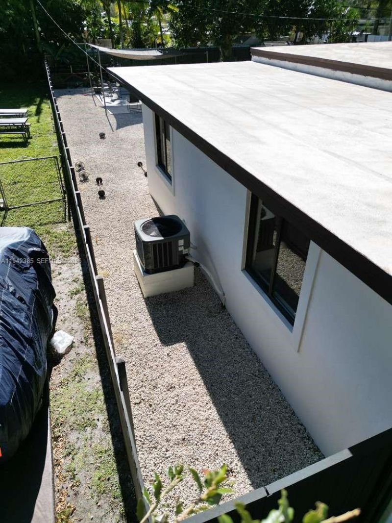 1220 NW 125th St , North Miami, FL 33167 Photo