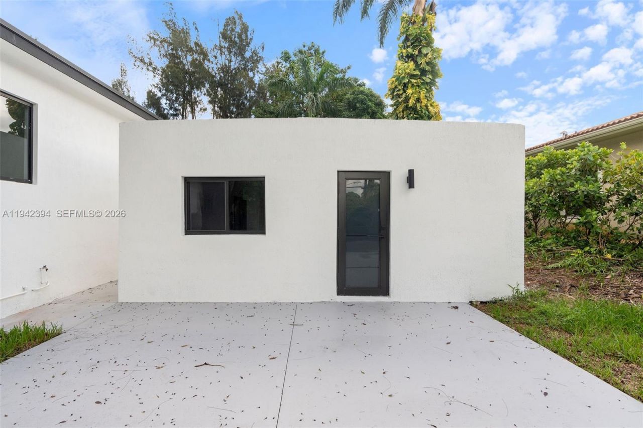 4800 SW 61st Ave, Davie, FL 33314 Photo