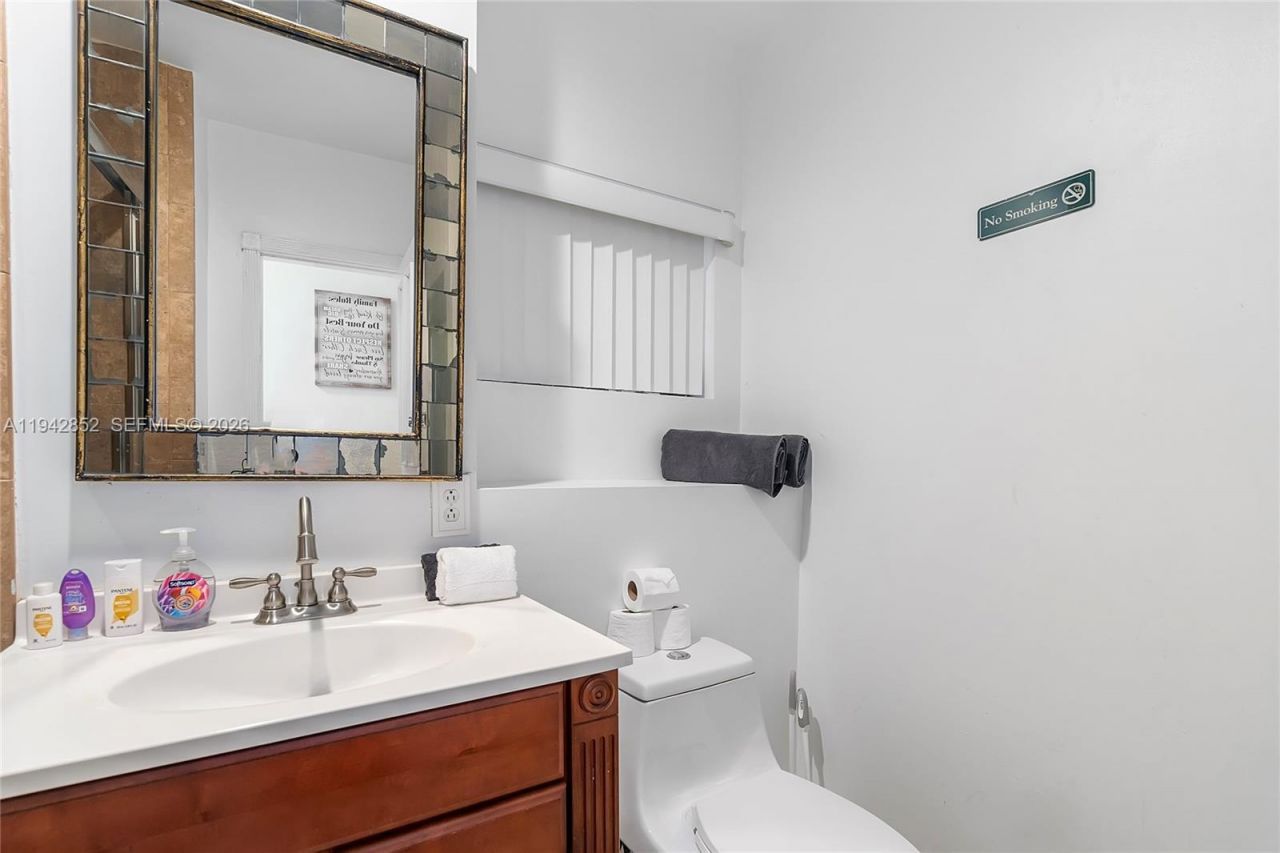 13521 NE 1st Ave , Miami, FL 33161 Photo