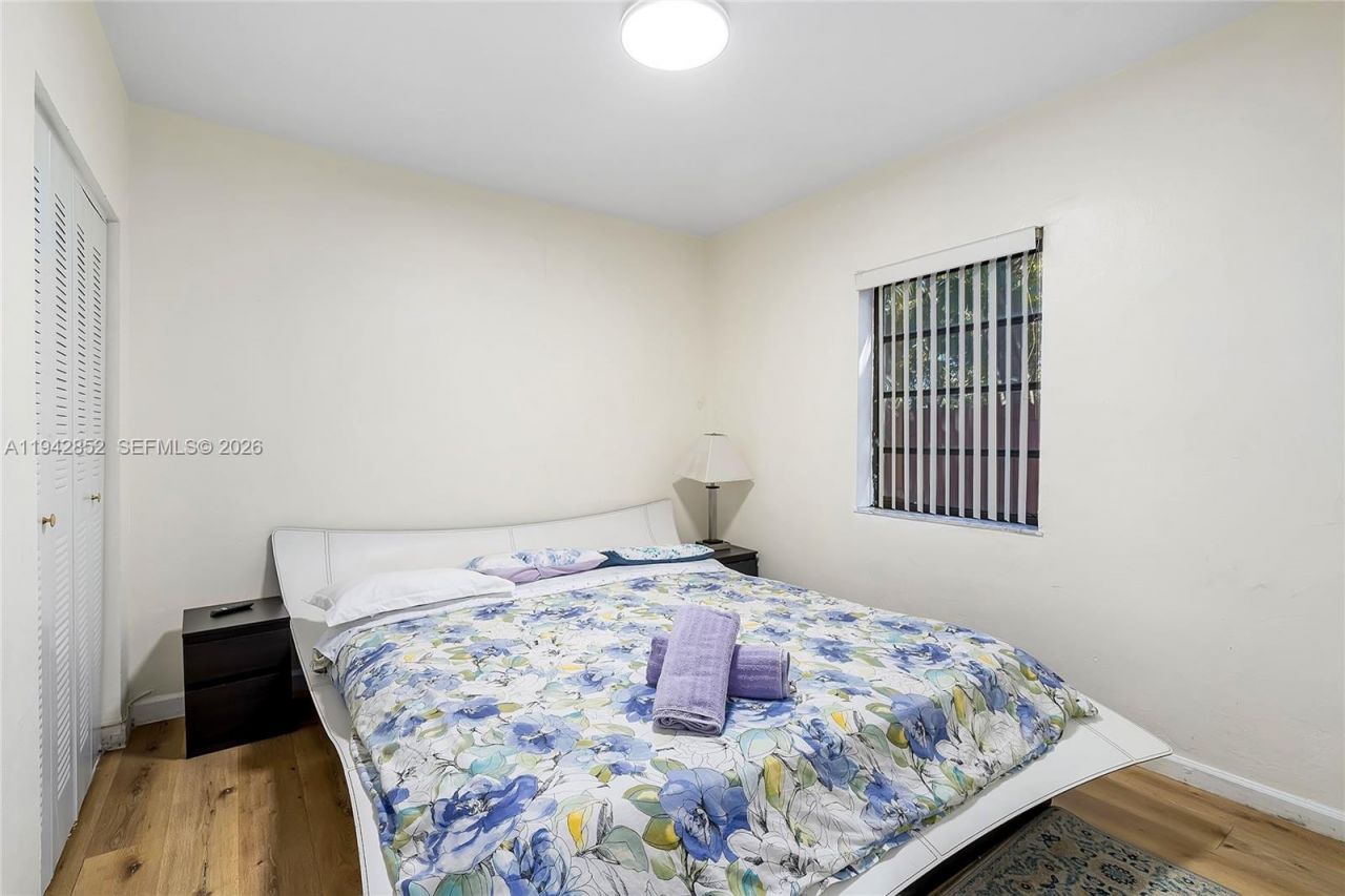 13521 NE 1st Ave , Miami, FL 33161 Photo