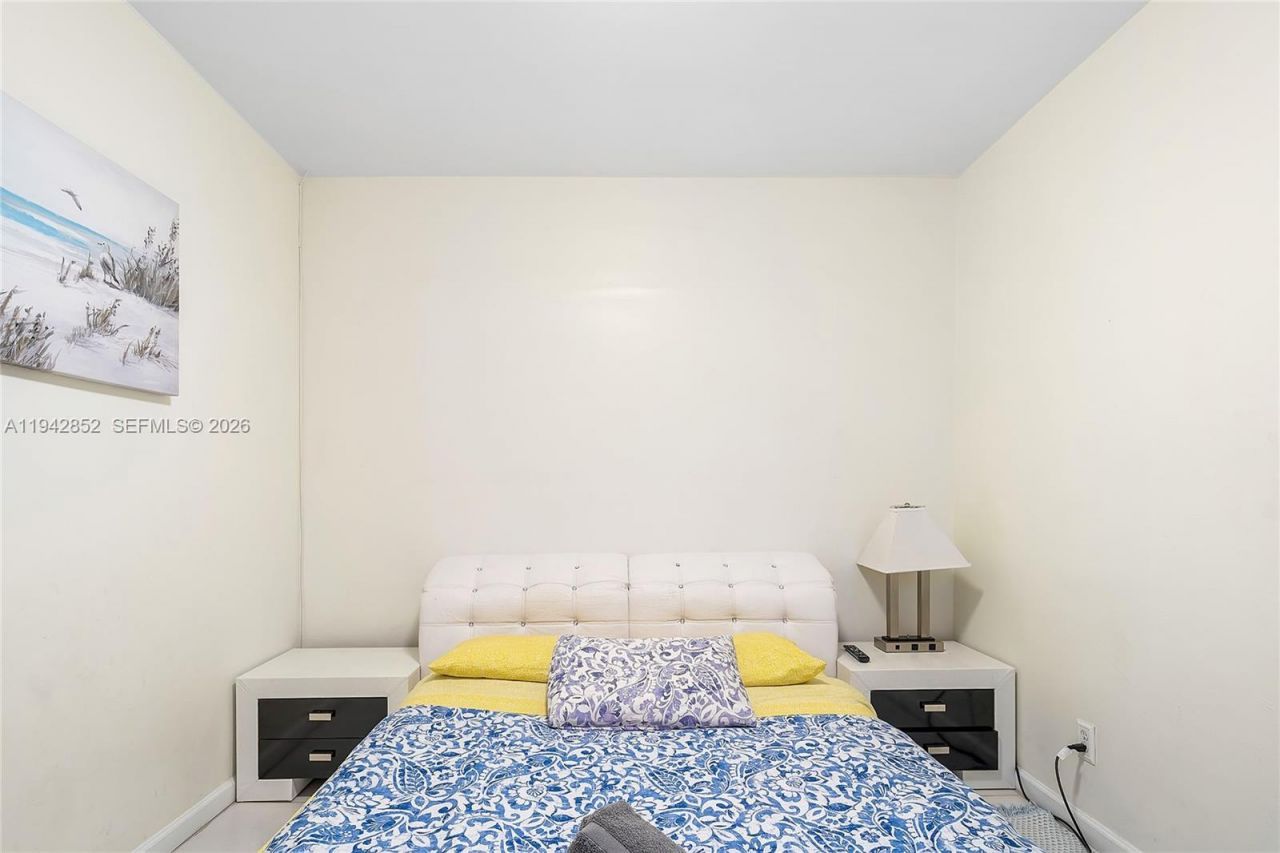 13521 NE 1st Ave , Miami, FL 33161 Photo