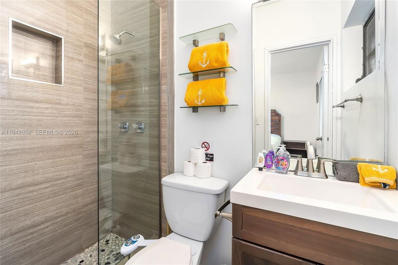 13521 NE 1st Ave , Miami, FL 33161 Photo